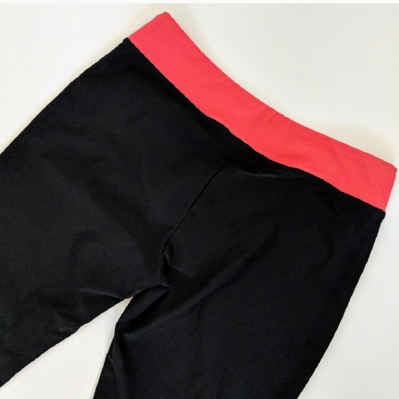 EUC Nike Dri-Fit Crops - Picture 5 of 5